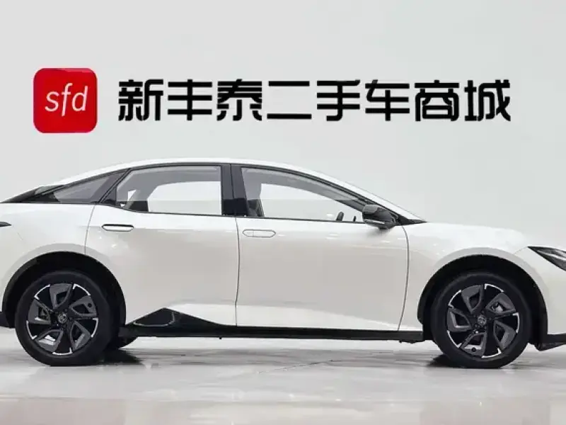 2024 Toyota bZ3 с пробегом 55 000 км