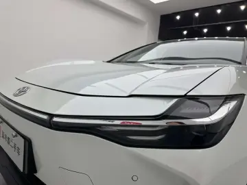 2024 Toyota bZ3 с пробегом 55 000 км