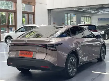 2023 Toyota bZ3 с пробегом 24 000 км