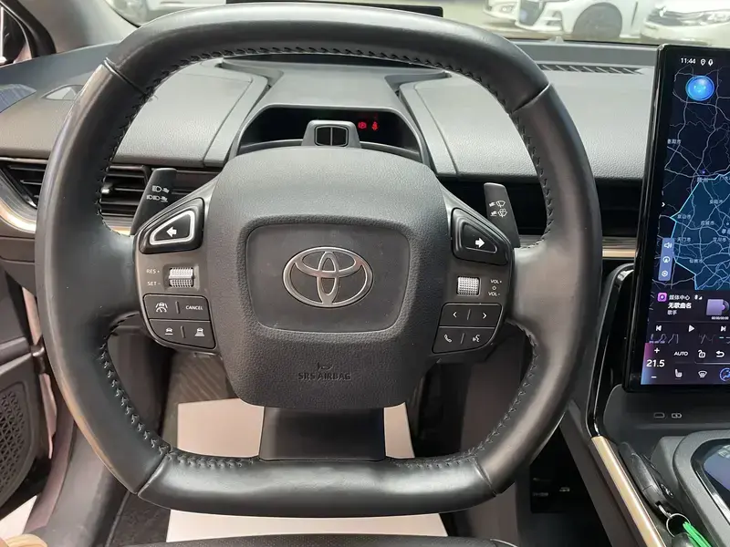 2023 Toyota bZ3 с пробегом 24 000 км
