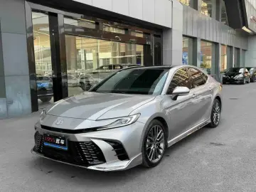2024 Toyota Camry с пробегом 28 000 км