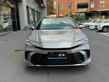 2024 Toyota Camry с пробегом 28 000 км