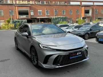 2024 Toyota Camry с пробегом 28 000 км