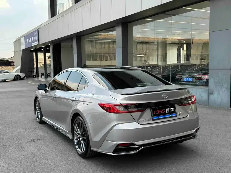 2024 Toyota Camry с пробегом 28 000 км