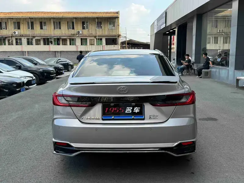 2024 Toyota Camry с пробегом 28 000 км