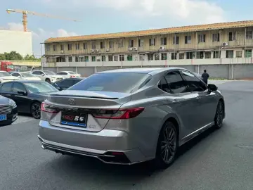 2024 Toyota Camry с пробегом 28 000 км