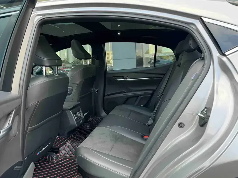 2024 Toyota Camry с пробегом 28 000 км