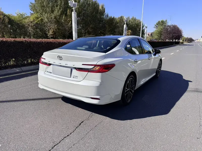 2024 Toyota Camry с пробегом 6 800 км