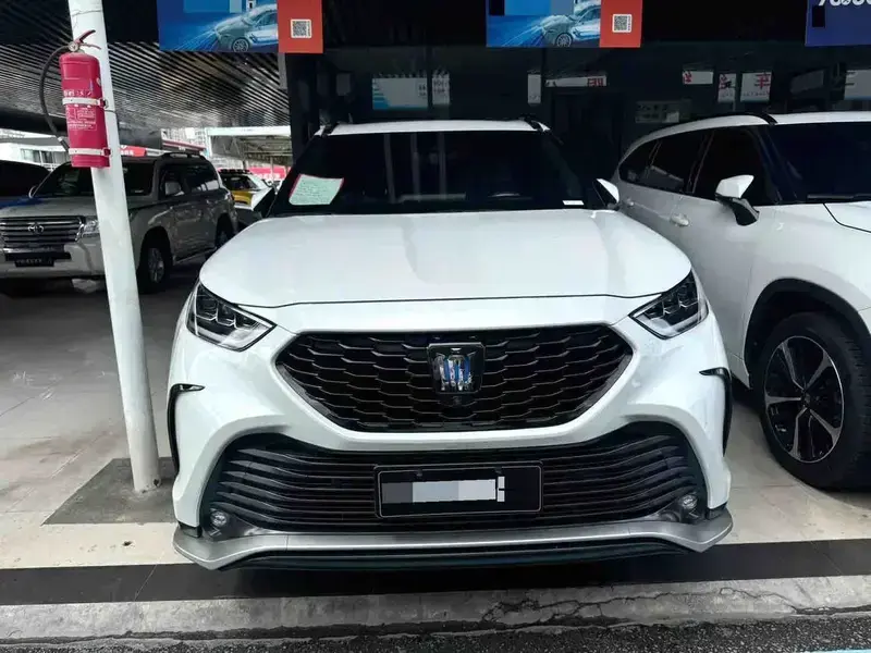 2022 Toyota Crown Kluger с пробегом 60 000 км