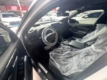 2022 Toyota Crown Kluger с пробегом 60 000 км