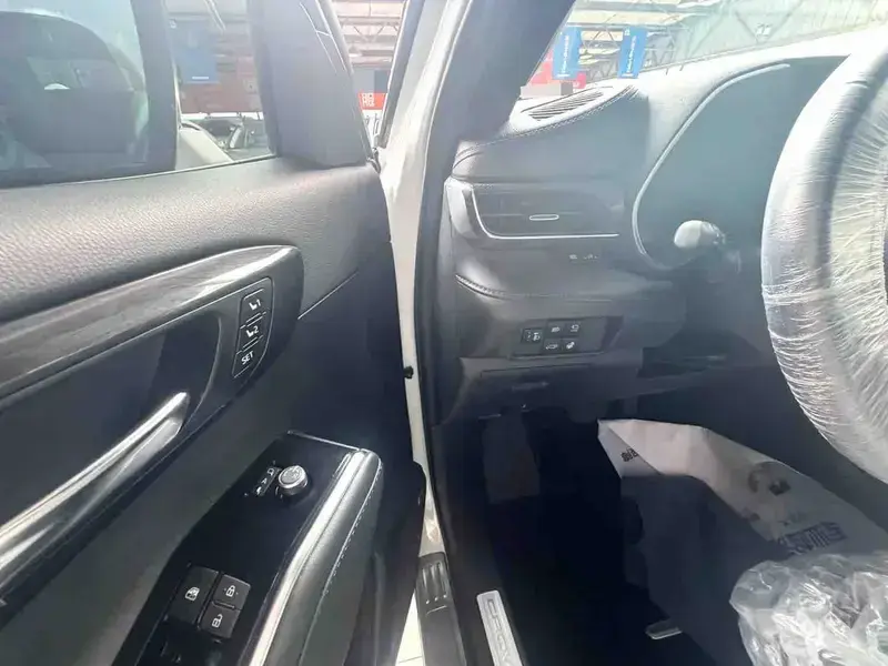 2022 Toyota Crown Kluger с пробегом 60 000 км