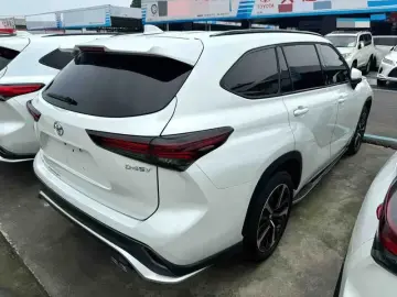 2022 Toyota Crown Kluger с пробегом 30 000 км