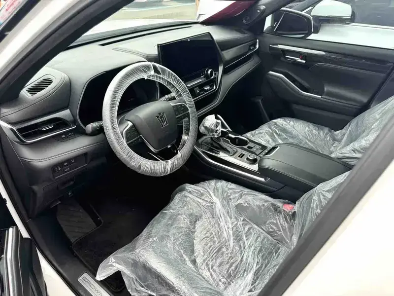 2022 Toyota Crown Kluger с пробегом 30 000 км