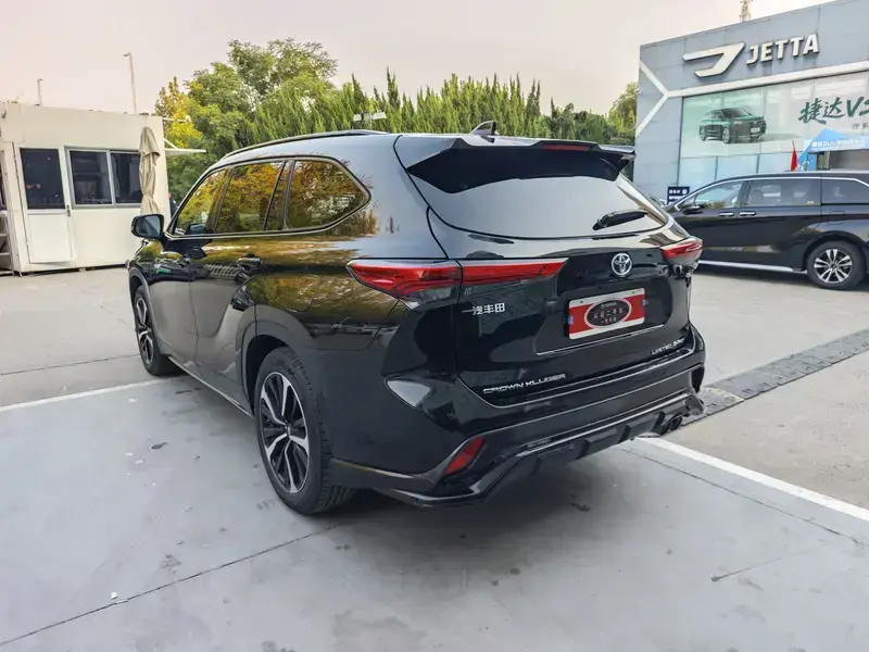 2021 Toyota Crown Kluger с пробегом 40 000 км