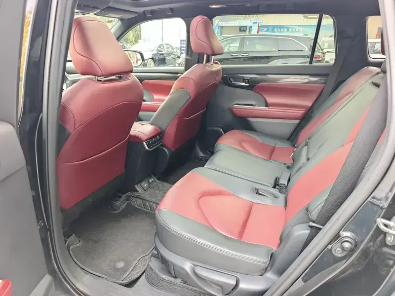 2021 Toyota Crown Kluger с пробегом 40 000 км