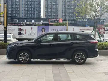 2022 Toyota Crown Kluger с пробегом 39 800 км