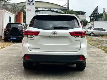 2021 Toyota Highlander с пробегом 80 000 км