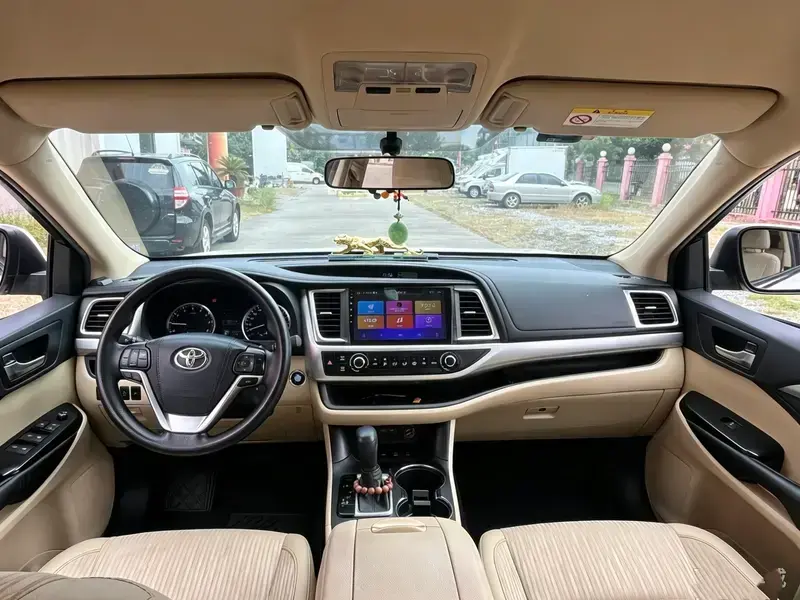 2021 Toyota Highlander с пробегом 80 000 км