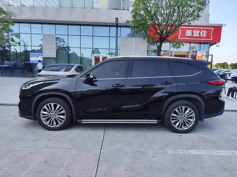 2024 Toyota Highlander с пробегом 29 100 км