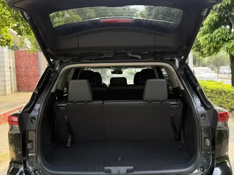 2022 Toyota Highlander с пробегом 16 000 км