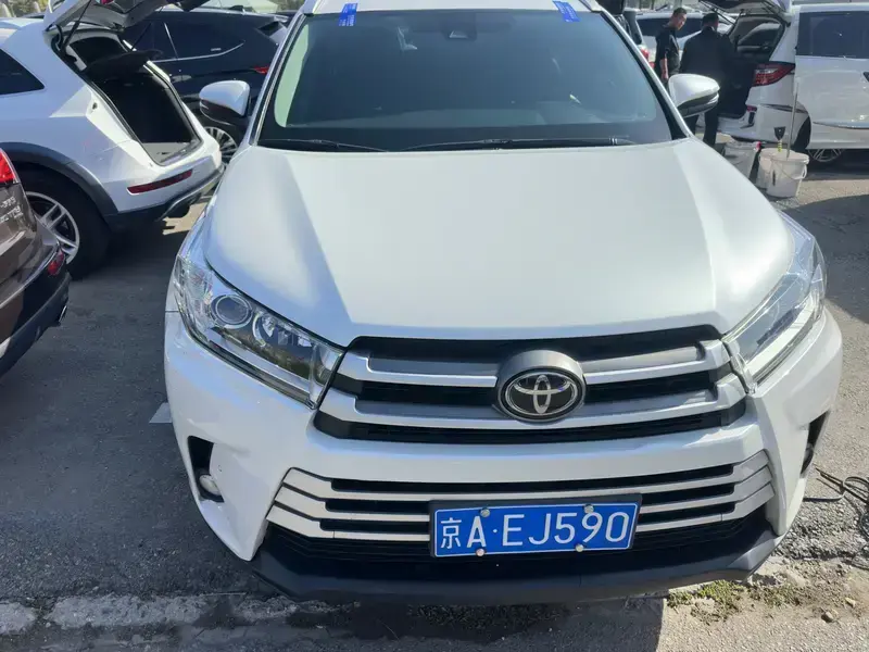 2021 Toyota Highlander с пробегом 76 000 км