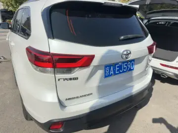2021 Toyota Highlander с пробегом 76 000 км