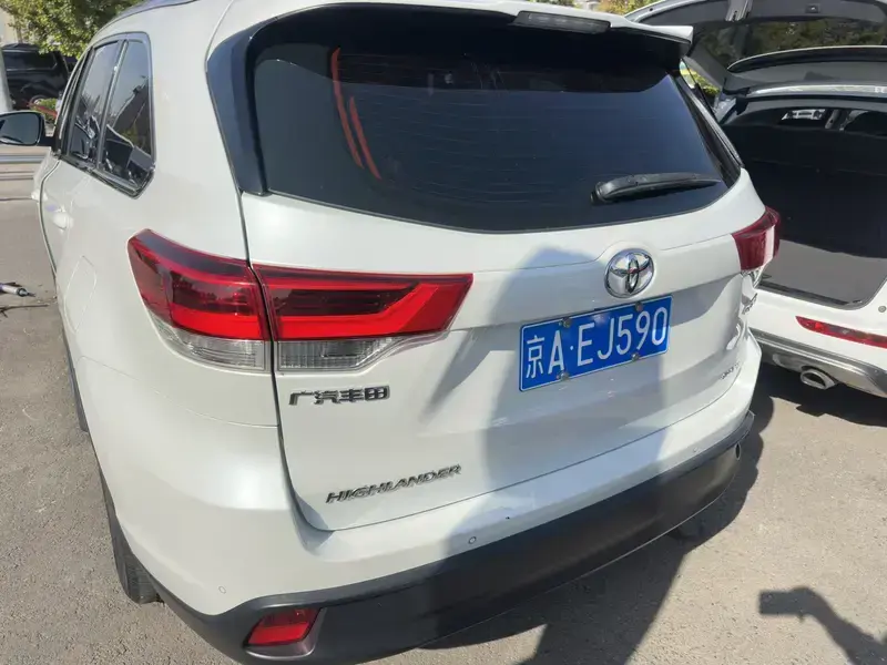 2021 Toyota Highlander с пробегом 76 000 км