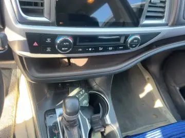 2021 Toyota Highlander с пробегом 76 000 км