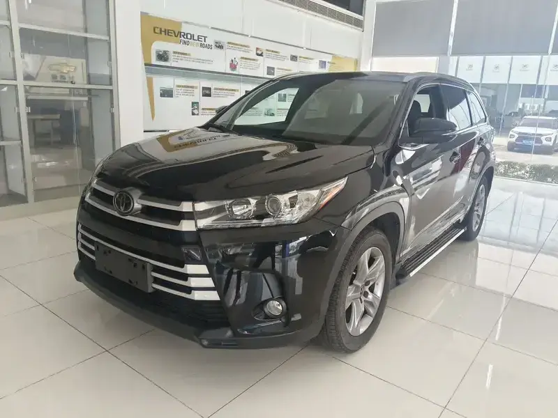 2021 Toyota Highlander с пробегом 51 000 км