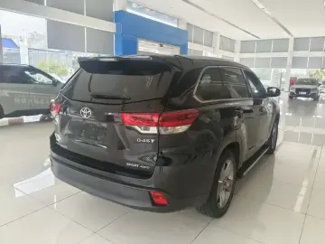 2021 Toyota Highlander с пробегом 51 000 км
