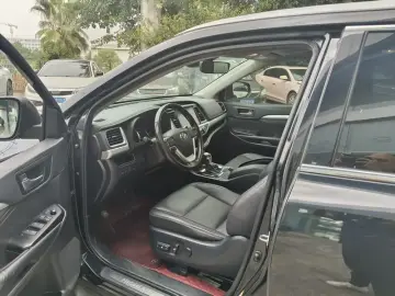 2021 Toyota Highlander с пробегом 51 000 км
