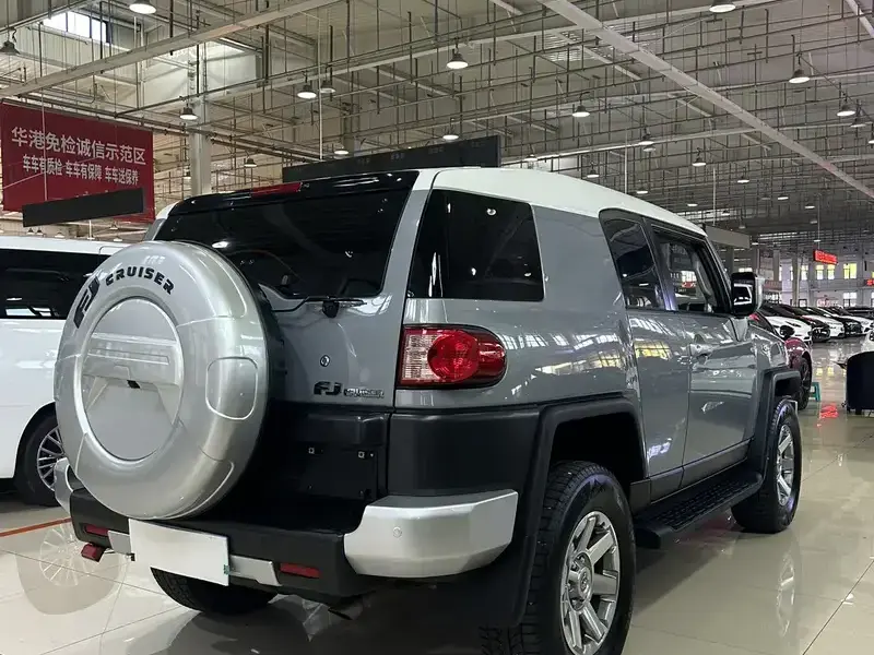 2020 Toyota FJ Cruiser с пробегом 78 000 км