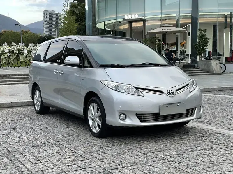 2012 Toyota Previa с пробегом 240 000 км