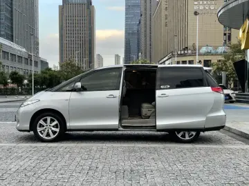 2012 Toyota Previa с пробегом 240 000 км