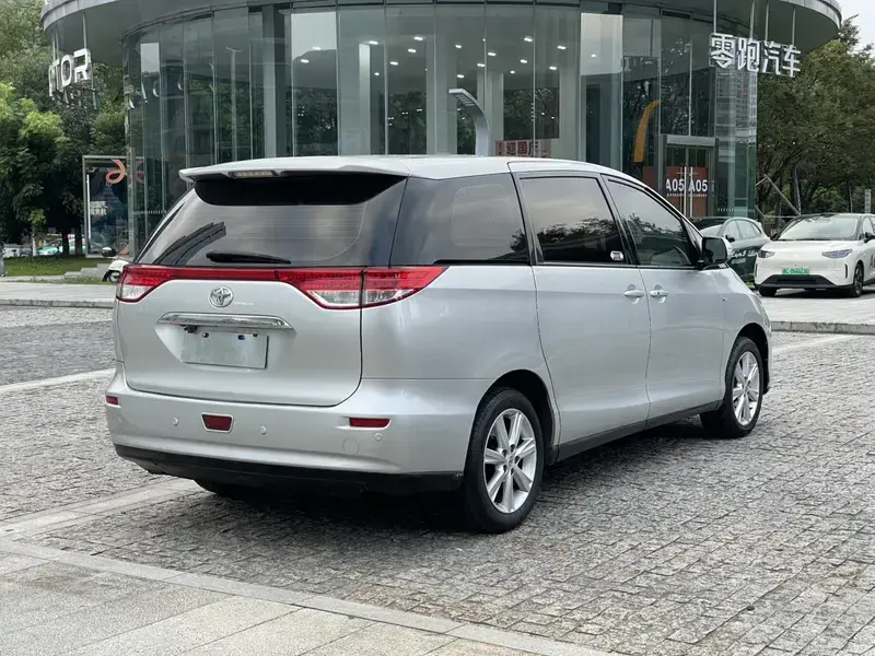 2012 Toyota Previa с пробегом 240 000 км