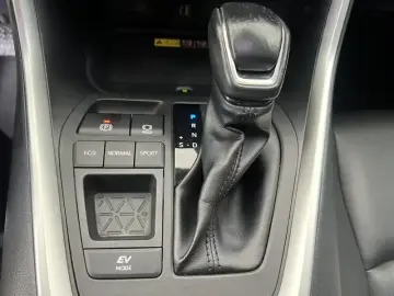 2023 Toyota RAV4 с пробегом 19 100 км