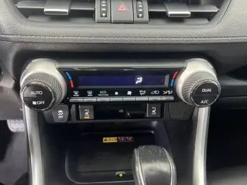 2023 Toyota RAV4 с пробегом 19 100 км