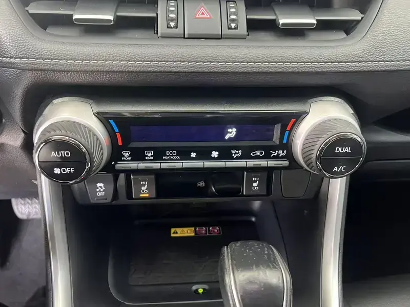2023 Toyota RAV4 с пробегом 19 100 км