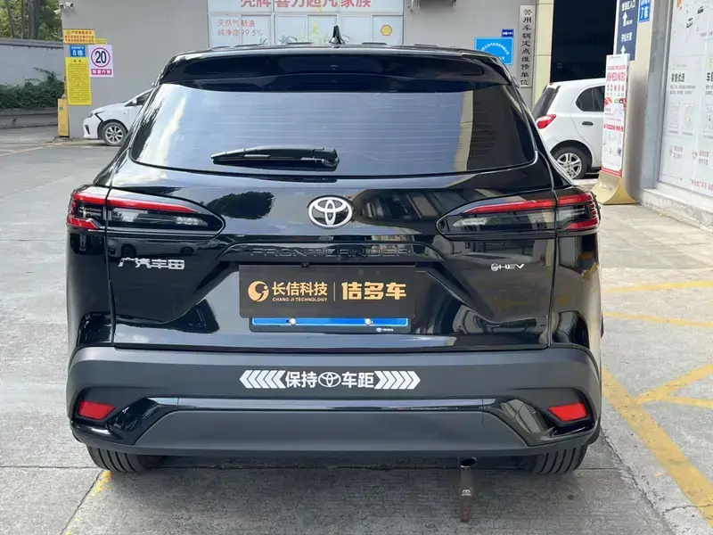 2026 Toyota Frontlander с пробегом 8 000 км