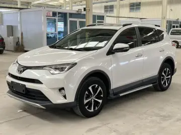 2019 Toyota RAV4 с пробегом 96 000 км