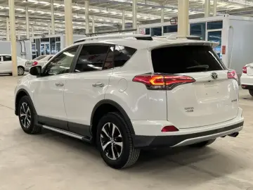 2019 Toyota RAV4 с пробегом 96 000 км