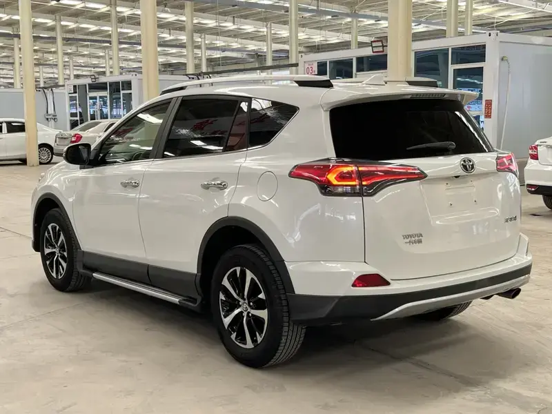 2019 Toyota RAV4 с пробегом 96 000 км