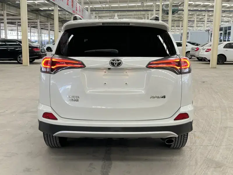 2019 Toyota RAV4 с пробегом 96 000 км