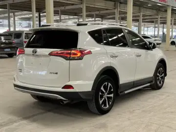2019 Toyota RAV4 с пробегом 96 000 км