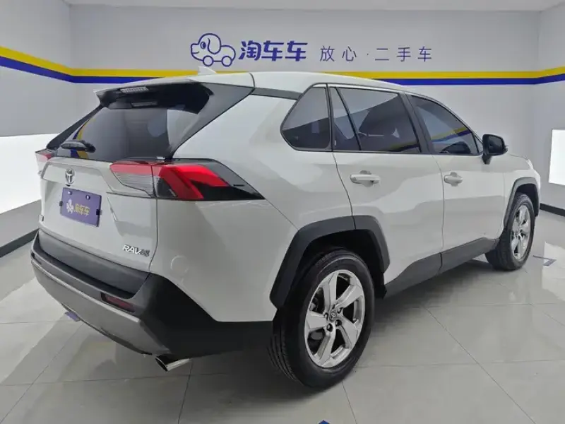 2022 Toyota RAV4 с пробегом 56 000 км