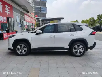 2022 Toyota RAV4 с пробегом 67 400 км