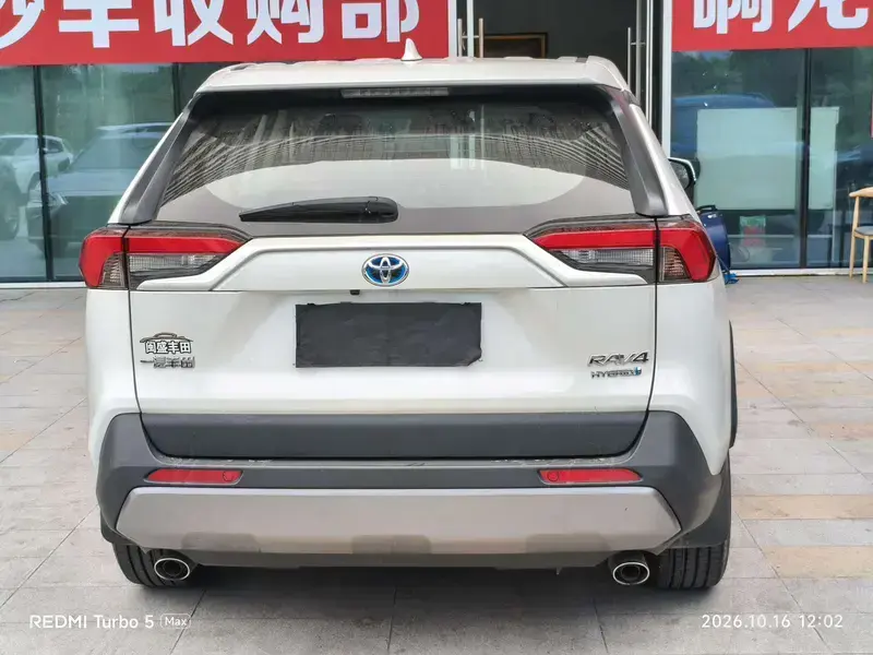 2022 Toyota RAV4 с пробегом 67 400 км