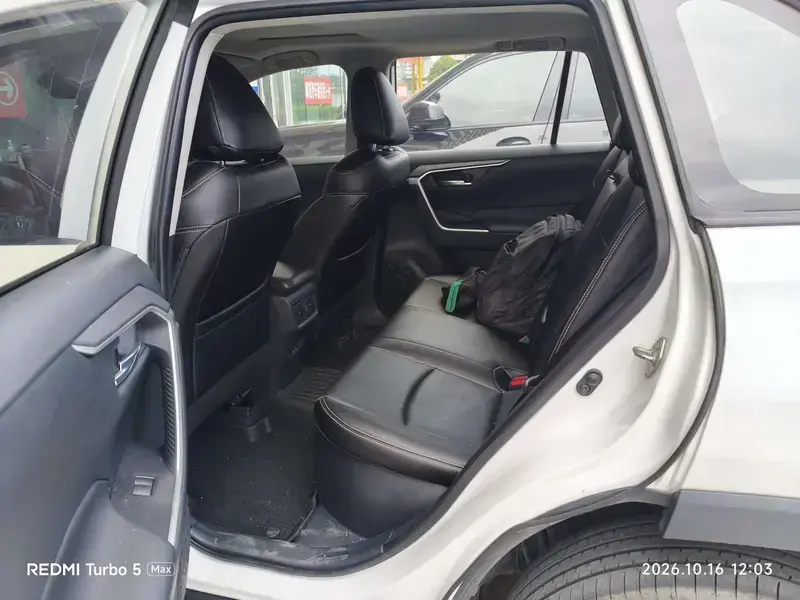 2022 Toyota RAV4 с пробегом 67 400 км