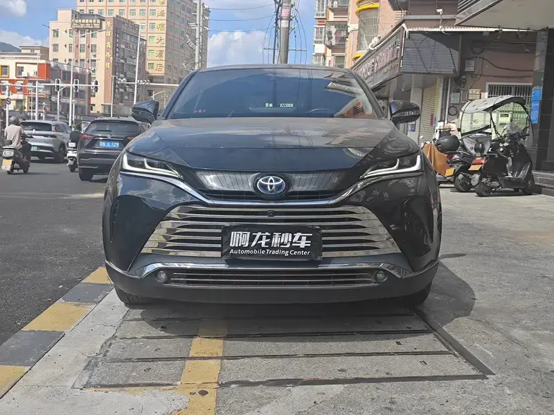 2022 Toyota Harrier с пробегом 39 200 км