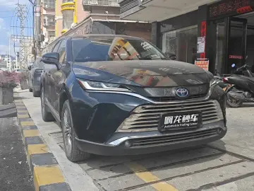 2022 Toyota Harrier с пробегом 39 200 км